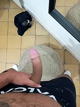 25 MARIANA online show from April 5, 2026, 4:04 pm