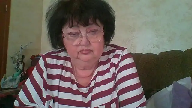 MilaSky5303 online show from April 26, 2026, 2:04 pm