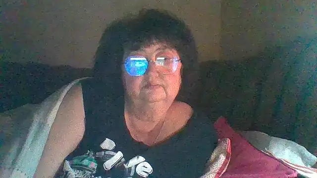 MilaSky5303 online show from May 11, 2026, 12:16 am