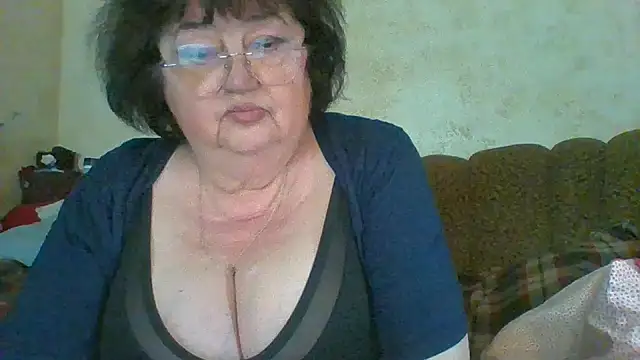 MilaSky5303 online show from May 14, 2026, 2:57 pm