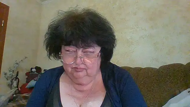 MilaSky5303 online show from May 22, 2026, 9:20 pm