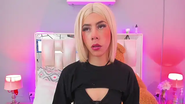 Snapshot of Darlyn_tenderhot__ chatting on October 12, 2025, 11:15 pm Darlyn tenderhot online show from October 12, 2025, 11:15 pm