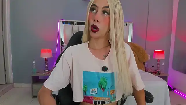 Snapshot of Darlyn_tenderhot__ chatting on October 18, 2025, 6:48 am Darlyn tenderhot online show from October 18, 2025, 6:48 am