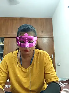 your chandni04 online show from October 8, 2025, 8:12 am