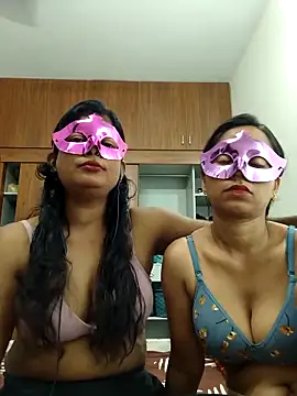 your chandni04 online show from October 10, 2025, 7:51 am