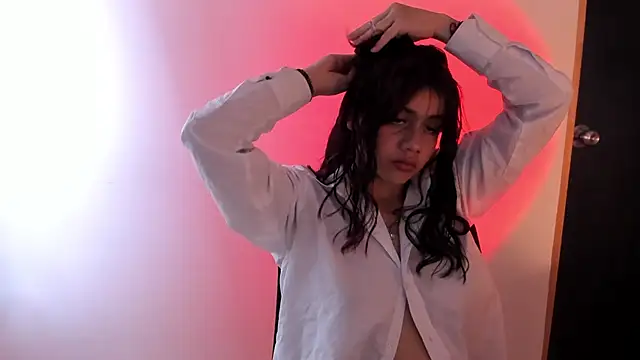 Julieth brown  online show from March 5, 2026, 8:27 pm