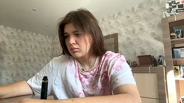 Snapshot of CarylWeatherholtz chatting on September 22, 2025, 12:29 pm CarylWeatherholtz online show from September 22, 2025, 12:29 pm