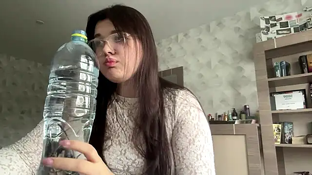 Snapshot of CarylWeatherholtz chatting on September 29, 2025, 10:20 am CarylWeatherholtz online show from September 29, 2025, 10:20 am