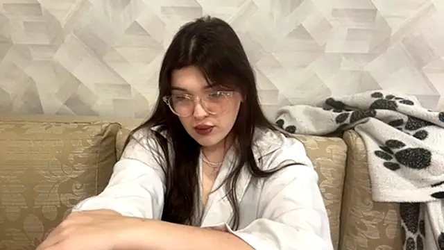 Snapshot of CarylWeatherholtz chatting on October 23, 2025, 12:26 pm CarylWeatherholtz online show from October 23, 2025, 12:26 pm