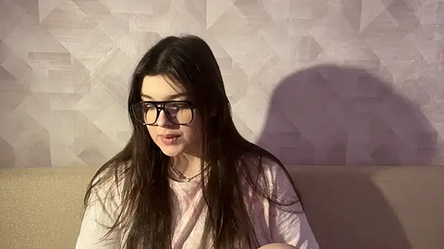 Snapshot of CarylWeatherholtz chatting on November 20, 2025, 7:41 am CarylWeatherholtz online show from November 20, 2025, 7:41 am