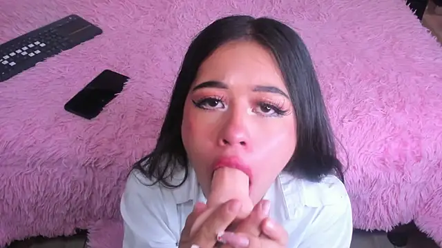 Snapshot of Dulceemia_ chatting on September 19, 2025, 7:36 pm Dulceemia online show from September 19, 2025, 7:36 pm