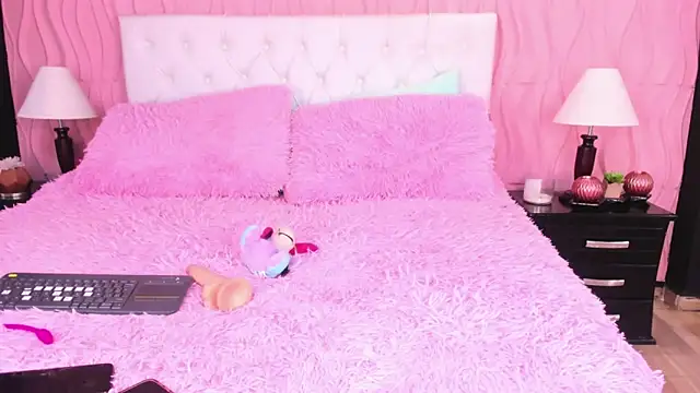 Snapshot of Dulceemia_ chatting on September 30, 2025, 7:52 pm Dulceemia online show from September 30, 2025, 7:52 pm