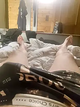 rob21515 online show from February 4, 2026, 3:23 am