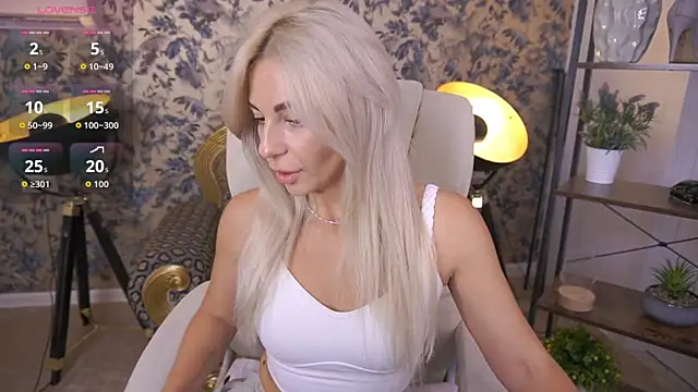 Snapshot of BellaRayyy chatting on June 10, 2026, 1:10 pm BellaRayyy online show from June 10, 2026, 1:10 pm