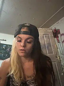 Snapshot of ittybittymeryssa chatting on October 5, 2025, 6:34 am ittybittymeryssa online show from October 5, 2025, 6:34 am