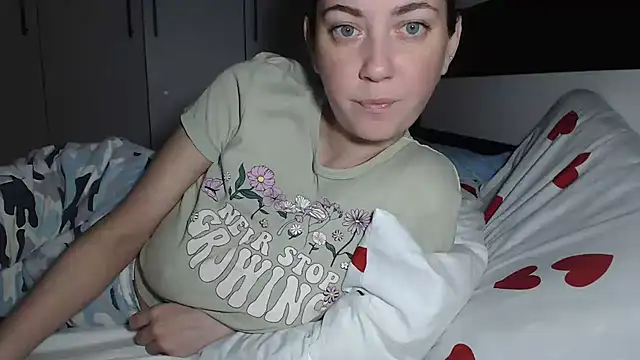 Snapshot of petite_danielle chatting on May 22, 2026, 10:48 pm petite danielle online show from May 22, 2026, 10:48 pm