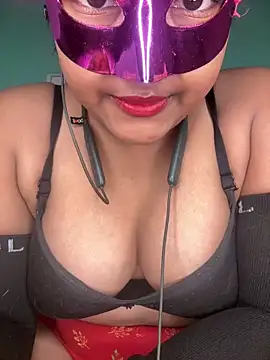 mimi87hoty online show from February 19, 2026, 6:37 pm