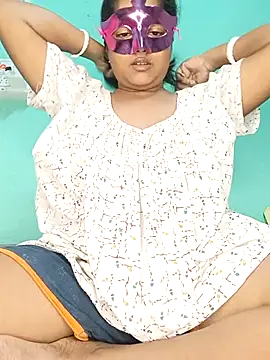 mimi87hoty online show from July 16, 2026, 6:47 pm
