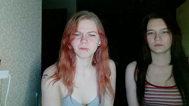 Snapshot of Poppy_sun chatting on October 13, 2025, 8:20 pm Poppy sun online show from October 13, 2025, 8:20 pm