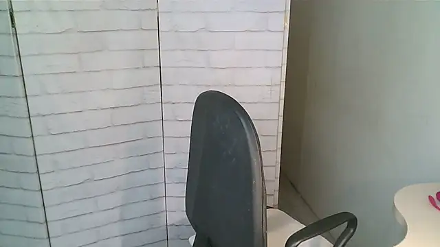 Snapshot of Helen_xi_ chatting on May 16, 2026, 5:04 am Helen xi online show from May 16, 2026, 5:04 am
