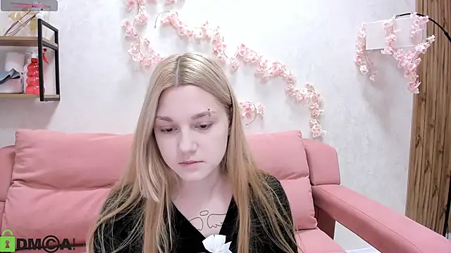 Snapshot of Sylvia_Ortiz chatting on September 15, 2025, 8:03 am Sylvia Ortiz online show from September 15, 2025, 8:03 am