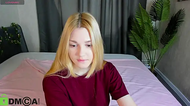 Snapshot of Sylvia_Ortiz chatting on October 25, 2025, 9:06 am Sylvia Ortiz online show from October 25, 2025, 9:06 am