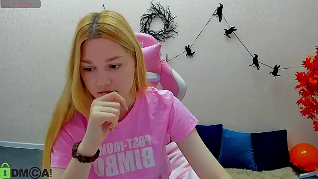 Snapshot of Sylvia_Ortiz chatting on November 4, 2025, 1:05 am Sylvia Ortiz online show from November 4, 2025, 1:05 am