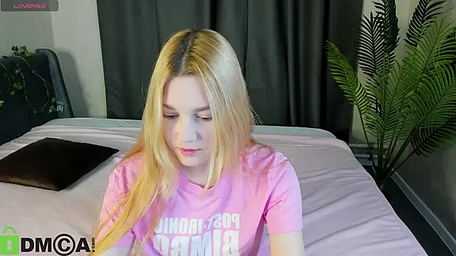 Snapshot of Sylvia_Ortiz chatting on November 8, 2025, 9:09 am Sylvia Ortiz online show from November 8, 2025, 9:09 am