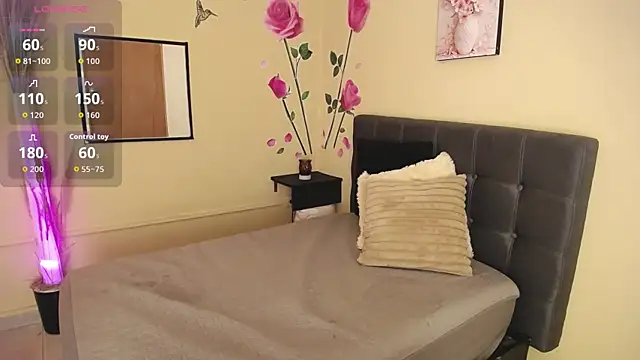 BrendaRojas  online show from October 11, 2025, 1:42 pm