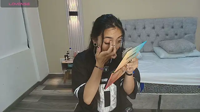 Snapshot of LiaMonroee_ chatting on October 7, 2025, 11:40 am LiaMonroee online show from October 7, 2025, 11:40 am