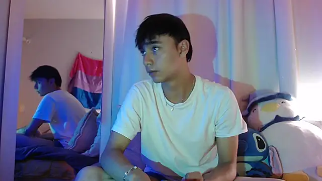 Snapshot of Noah_Blaze chatting on October 16, 2025, 7:04 pm Noah Blaze online show from October 16, 2025, 7:04 pm