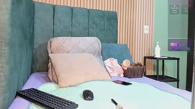 EvelynFoxx- online show from November 25, 2025, 7:03 pm