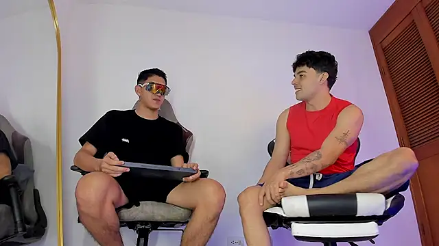 sotooliver3 online show from February 9, 2026, 8:35 pm