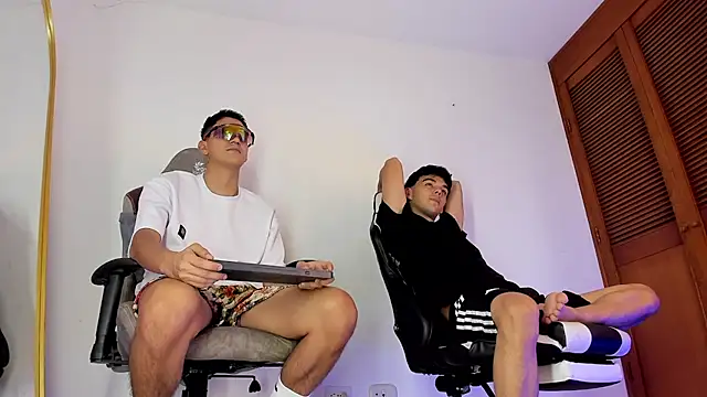 sotooliver3 online show from March 1, 2026, 8:22 pm