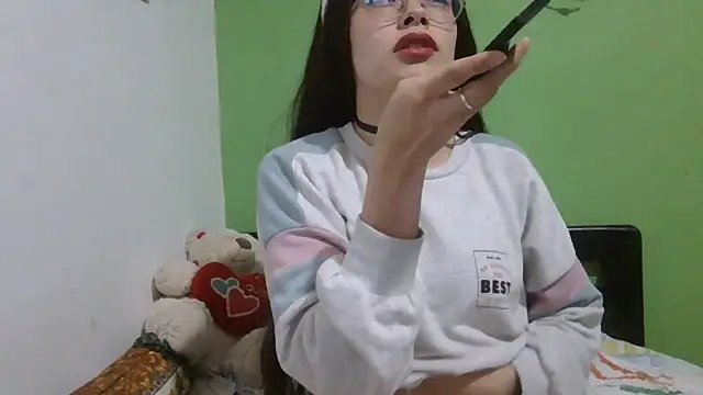 Snapshot of Kylie_Rivers chatting on December 18, 2025, 11:22 pm Kylie Rivers online show from December 18, 2025, 11:22 pm