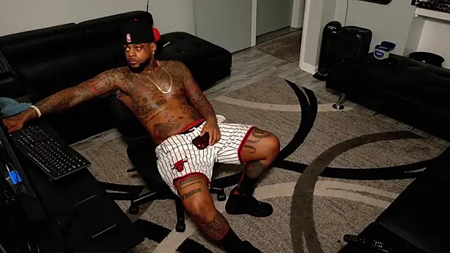 SLANGONDEMHOES online show from February 11, 2026, 6:13 pm