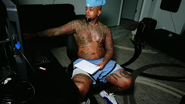Snapshot of SLANGONDEMHOES chatting on June 11, 2026, 10:35 am SLANGONDEMHOES online show from June 11, 2026, 10:35 am
