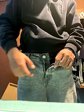 Snapshot of zzagreo chatting on November 28, 2025, 7:33 am zzagreo online show from November 28, 2025, 7:33 am