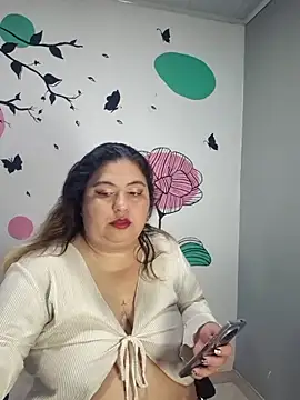 curvy diva  online show from September 27, 2025, 11:48 am