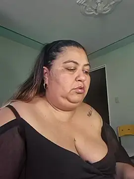 curvy diva  online show from February 19, 2026, 9:44 pm