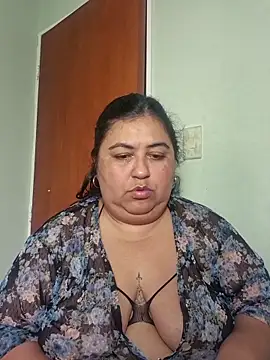 curvy diva  online show from April 30, 2026, 9:19 pm