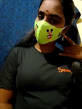 Snapshot of mini-queen chatting on October 3, 2025, 4:26 pm mini-queen online show from October 3, 2025, 4:26 pm