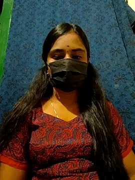 Snapshot of mini-queen chatting on October 9, 2025, 5:44 pm mini-queen online show from October 9, 2025, 5:44 pm