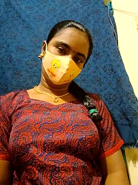 mini-queen online show from February 9, 2026, 5:28 pm