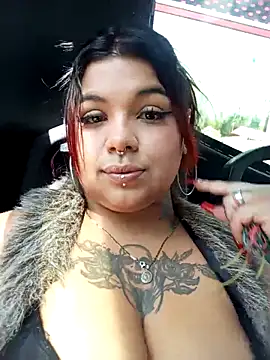 snow belle online show from October 30, 2025, 7:14 pm