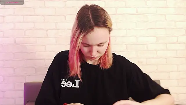 Ericha Stone online show from February 14, 2026, 2:19 am