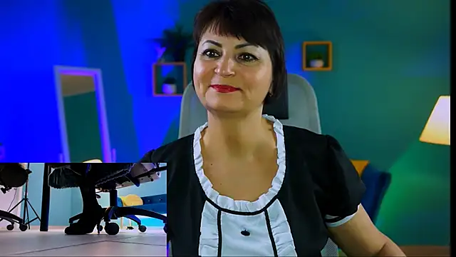 Snapshot of HelenBeler chatting on November 30, 2025, 5:33 am HelenBeler online show from November 30, 2025, 5:33 am