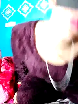 Snapshot of Pahadi_couple chatting on November 13, 2025, 5:39 am Pahadi couple online show from November 13, 2025, 5:39 am