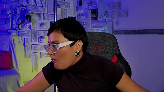 Snapshot of LauraDavidsons chatting on October 1, 2025, 4:35 pm LauraDavidsons online show from October 1, 2025, 4:35 pm