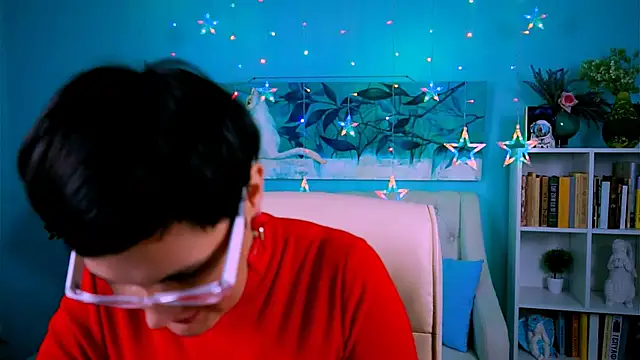 Snapshot of LauraDavidsons chatting on October 24, 2025, 5:53 pm LauraDavidsons online show from October 24, 2025, 5:53 pm